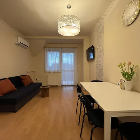Wolf Apartment *